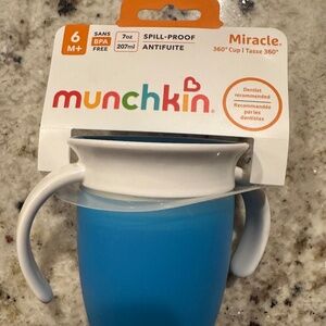 *BRAND NEW/NEVER USED* munchkin Miracle 6 M+ Spill-Proof 360° Cup